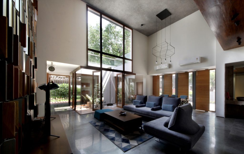 multigenerational communities, multiple families living in one house,