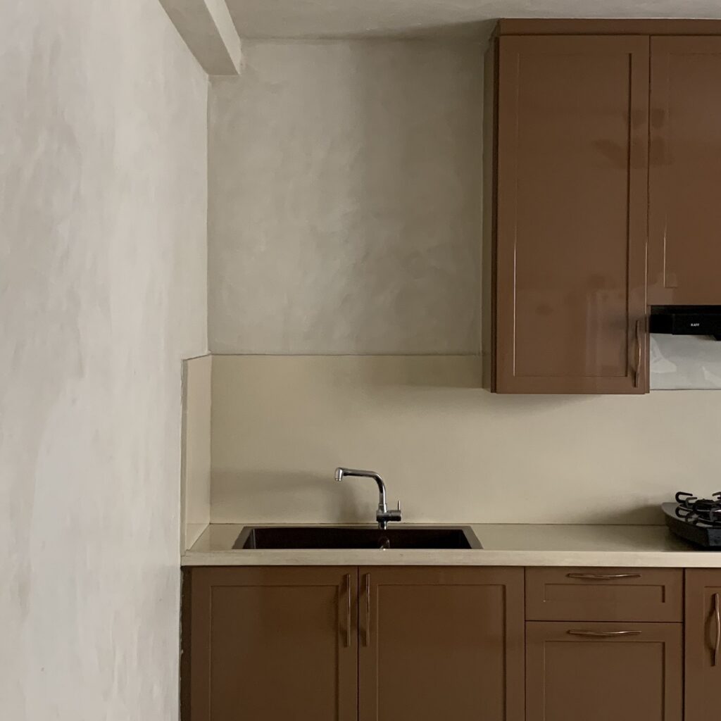 kitchen design in brown shades,