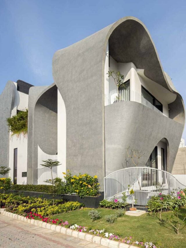 Folds of A Ribbon: Modern Villa’s Sculptural Elevation